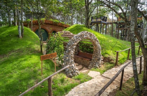 La Vega Province Cottage | Jarabacoa, Eccentric Hobbit