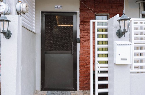 Butuan Apartment | JZ Homestay: Cozy Home near SM Savemore & CSU w/WiFi + Netflix