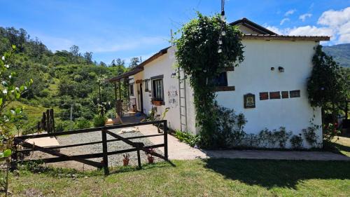 Constanza House | La Casita de Charo 1, disfruta de tiempo memorable en la montaña