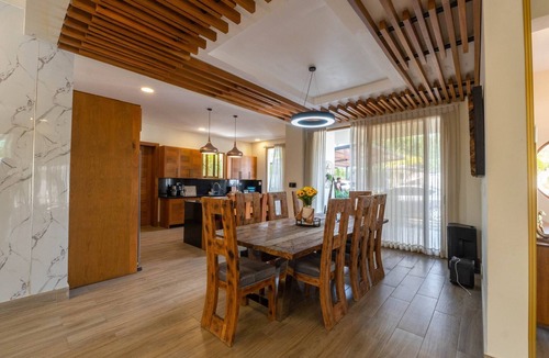La Vega Villa | La Vega Villa With Private Pool and BBQ