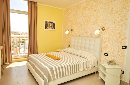 Ensanche Isabelita Hotel | La Vita E' Bella Hotel Ristorante