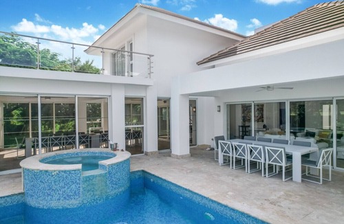 Bavaro Villa | Lake View: Lake/golf view villa with full staff, pool, Jacuzzi & pool table