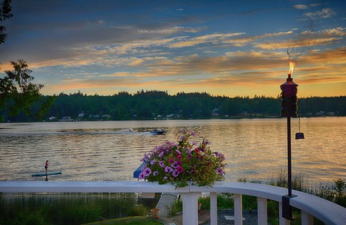West Hills House | Lakefront Home-4 Bedrooms, 3 Full Bathrooms-Sleeps 10+ Hot Tub and Kayaks