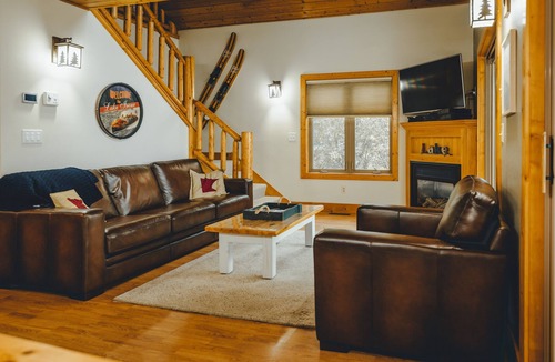 Parkers Prairie Ski Chalet | Lakeside 3-bdrm chalet cabin near Alexandria - minutes from Carlos Creek Winery!