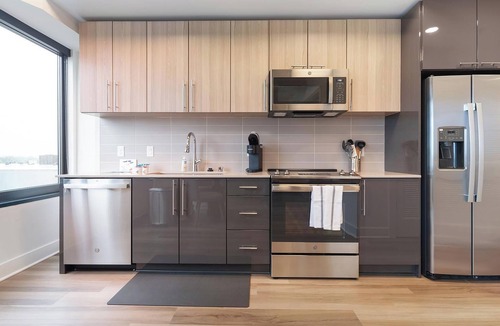 Baileys Crossroads Apartment | Landing | Modern 1BD, Game Room, Gym