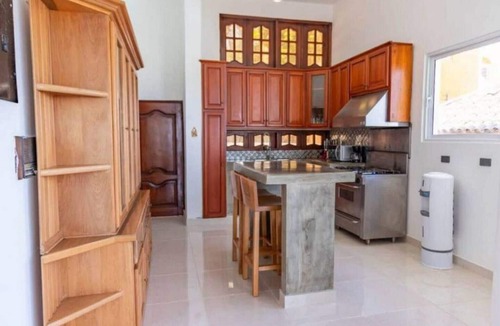 Terramar Estates Villa | Large 10BD party villa, BBQ, ping pong, infinity pool with sea views!