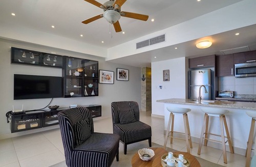 Juan Dolio - El Pueblo Apartment | ®{Las~Olas~Beach~Condo}@JuanDolio +BeachFront+Pool