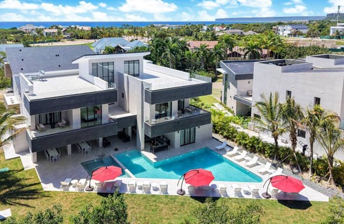 Punta Cana Villa | Las Palmas Mansion: Exclusive luxury retreat w/pools, Jacuzzis, games, staff & golf carts