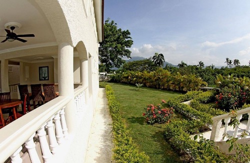 Los Brazos House | LHVC -Chairman's Circle 5 Bed Villa - LOWEST ALL INCLUSIVE - VIP Gold Bands