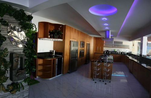 Villas Ana Maria Villa | LIVIN' LA VIDA LOCA! CABRON