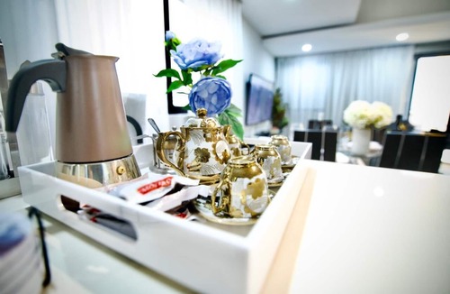 Sarasota Apartment | ❤ Lovely KING Bed/Rooftop/Parking in Bella Vista