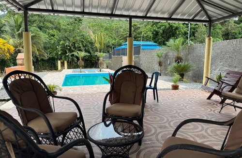 Piedra Blanca House | lugar lleno de paz con 4 habitaciones, piscina y rio dentro de la propiedad