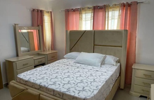 San Francisco de Macoris Apartment | Lujoso Apartamento con Picuzzi Privado y Piscina