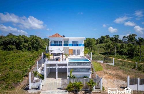 Rio San Juan Villa | Lujosa Villa in Río San Juan J