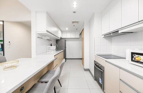 Bonifacio Global City Condo | Luxe & Cozy 2BR Uptown, BGC | Netflix + Nightlife