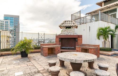 San Geronimo Apartment | Luxurious 2BDR condo located in Prestigious Tower.
