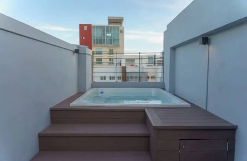 Downtown Santo Domingo Apartment | Luxurious and Modern KingBed industrial style loft