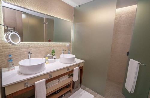 Punta Cana Hotel | Luxurious Flat Suite w/King Bed, Rain Shower, & Round Day Bed ALL-INCLUSIVE