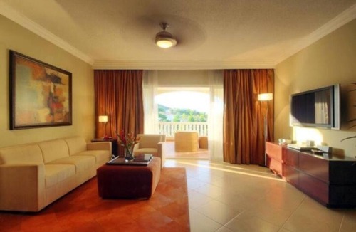 Los Brazos Hotel | Luxurious Presidential Suite Studio