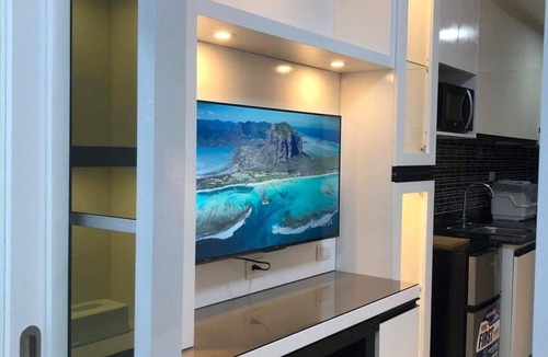 Paranaque Apartment | Luxurious Staycation for Less at Victoria's Suite