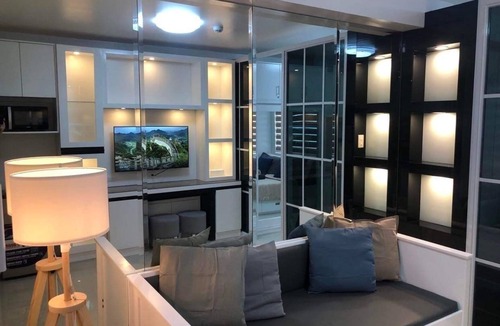 Paranaque Apartment | Luxurious Staycation for Less at Victoria's Suite