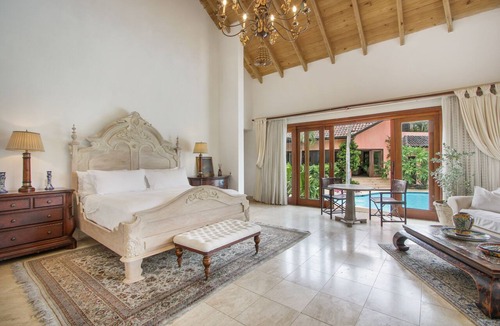 Los Mangos Villa | Luxurious Tropical Villa close to the beach - Great cook fully staffed