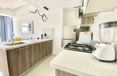 Yolanda Morales Condo | Luxury 1br , Pool, Gym, Close Agora Mall