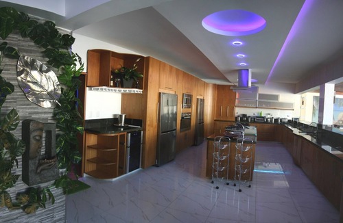 Villas Ana Maria Villa | Luxury 21BD Party Complex, guest-friendly, steps from Clubs/Beaches!