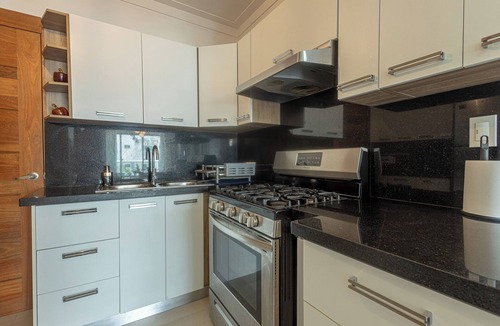 Bella Vista Apartment | Luxury 2BR in Bella Vista | Pool & Comfort for 8