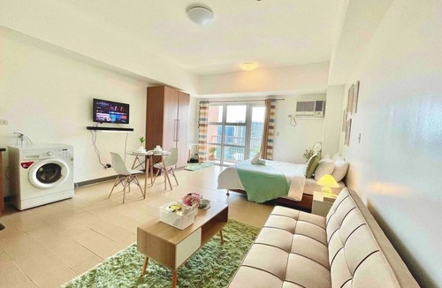 Pinagsama Condo | Luxury BGC Condo Near Venice Mall #vlra22e