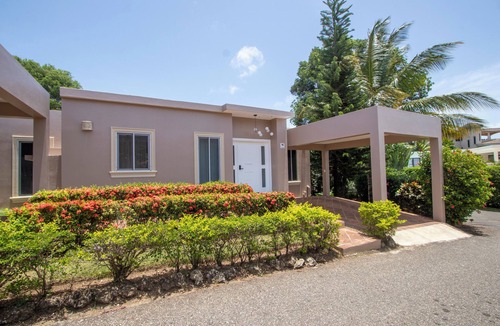 La Mulata House | Luxury Caribbean 5BR Villa – Private Pool, BBQ & Ocean Breezes