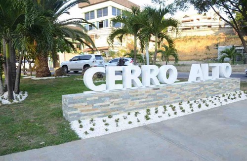 Gregorio Luperon Apartment | Luxury Apt in Cerro Alto Santiago