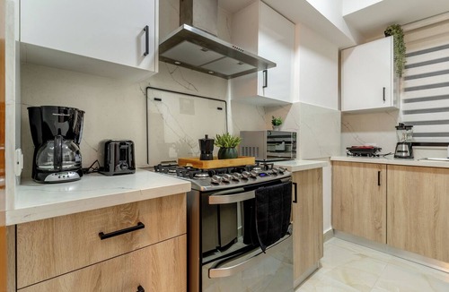 La Arboleda Condo | Luxury Downtown Stay ~ 11th FL ~ Jacuzzi, Gym, City Views @Naco