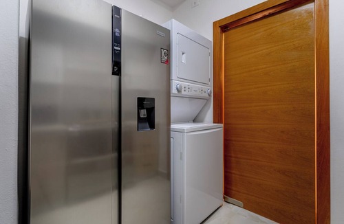 La Arboleda Condo | Luxury Downtown Stay ~ 11th FL ~ Jacuzzi, Gym, City Views @Naco