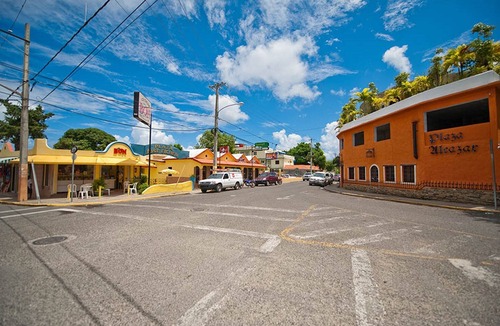 Villas Ana Maria Hotel | Luxury guest-friendly room in central Sosua, private bar, adults only