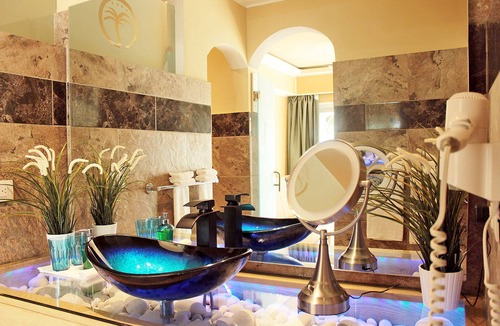El Batey Hotel | Luxury guest-friendly room in downtown Sosua, AC/Cable TV/Internet