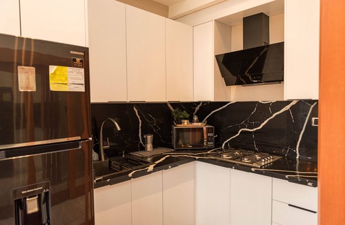 Los Prados Apartment | Luxury & Modern 2Bedroom 2baths Apartment with POOL Rooftop + GYM