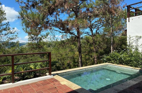 Jarabacoa Ski Chalet | Luxury Mountain Villa in Monteverde Jarabacoa, Jacuzzi, BBQ & Stunning Views