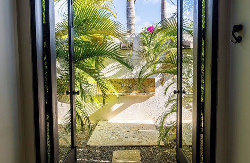 Abreu Villa | Luxury Oceanfront Villa w/Pool and cliffside tub