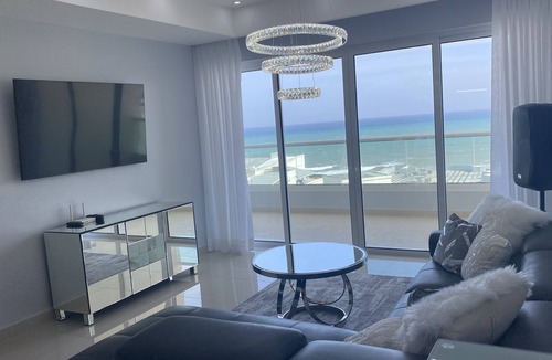 Villas Del Mar Apartment | Luxury Ocean front Condo in Juan Dolio Beach