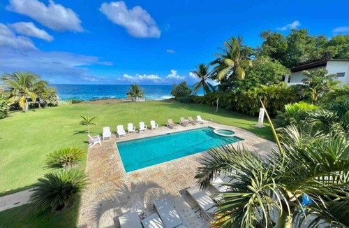 Playa Chiquita Villa | Luxury Oceanfront 7 bedrooms villa