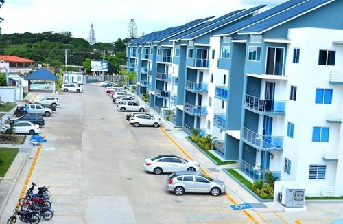 Moca Apartment | Luxury penthouse; 3 hab. pool, AC, wifi, cable, Netflix, terraza. 58 amenidades.