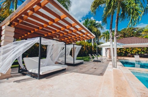 Los Mangos Villa | Luxury Private Villa, beach at walking distance. Cook/maid & butler