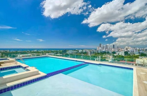Sarasota Apartment | LuxuryPlus Bella Vista 2BDR 2 Jacuzzi Poolinfinity