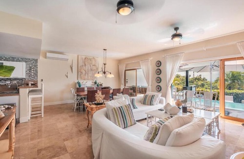 Puerto Bahia Villa | Magnificent villa with ocean view in Puerto Bahia