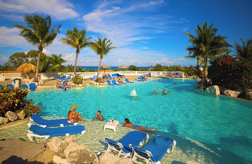 Los Brazos Apartment | Mandatory All-Inclusive fee n