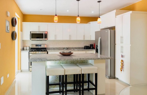 La Romana House | Mansión Versatil with a beautiful private pool 🏊‍♀️ 5 min from movies/groceries