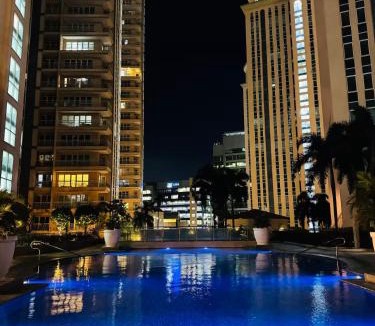Pinagsama Apartment | McKinley Hill BGC 1BR Pool, Gym, Sauna Sleeps 3