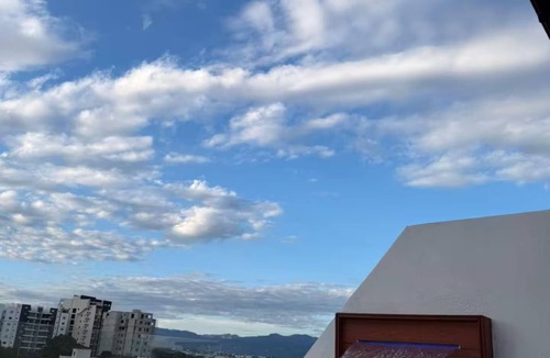 Punal Apartment | Modern penthouse with Jacuzzi near the airport
