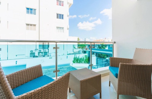 Santiago Province Apartment | Modern Oasis Rooftop BBQ Gym Near Monument Free Parking
